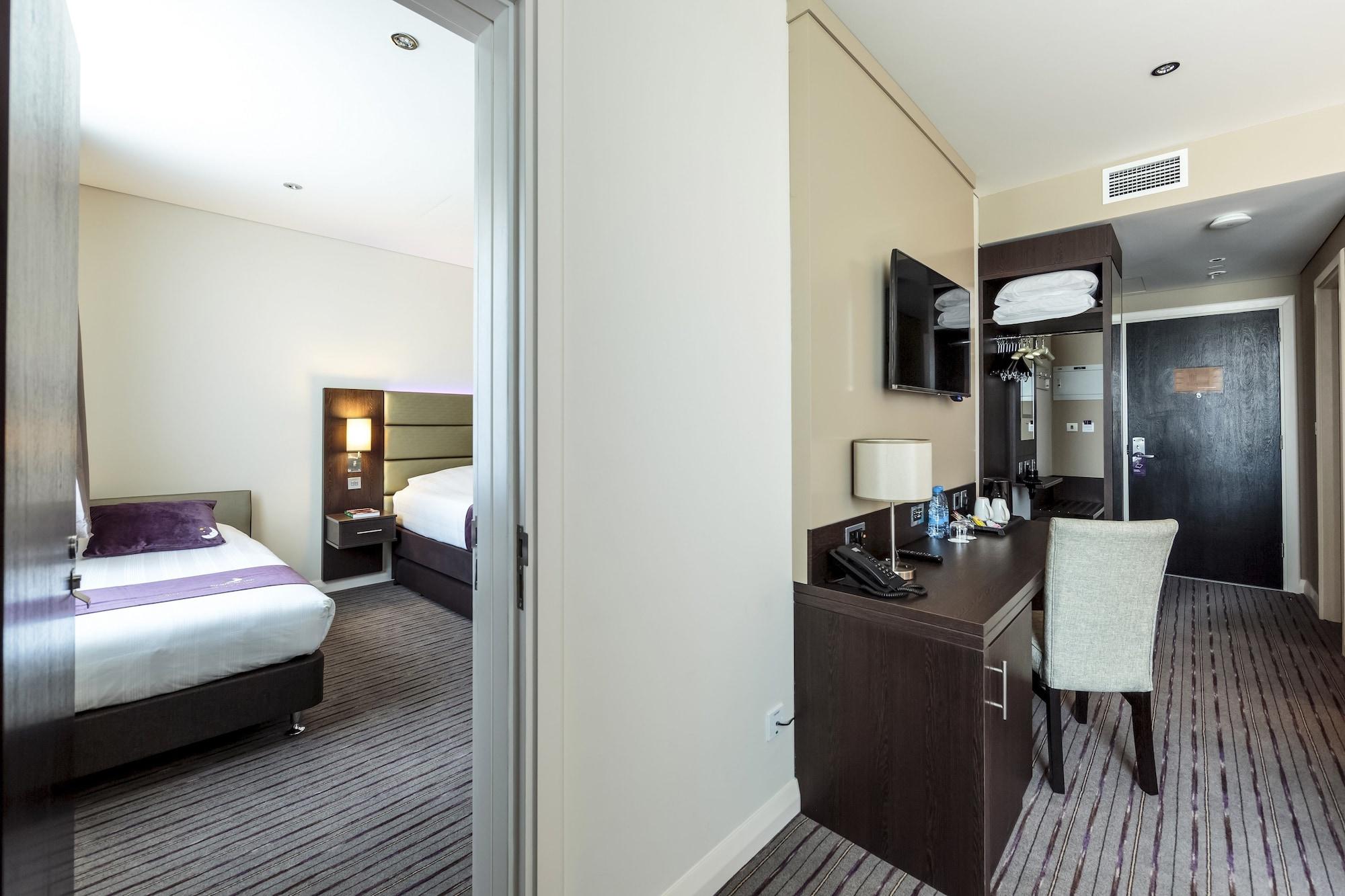 Premier Inn Doha Education City Exterior foto