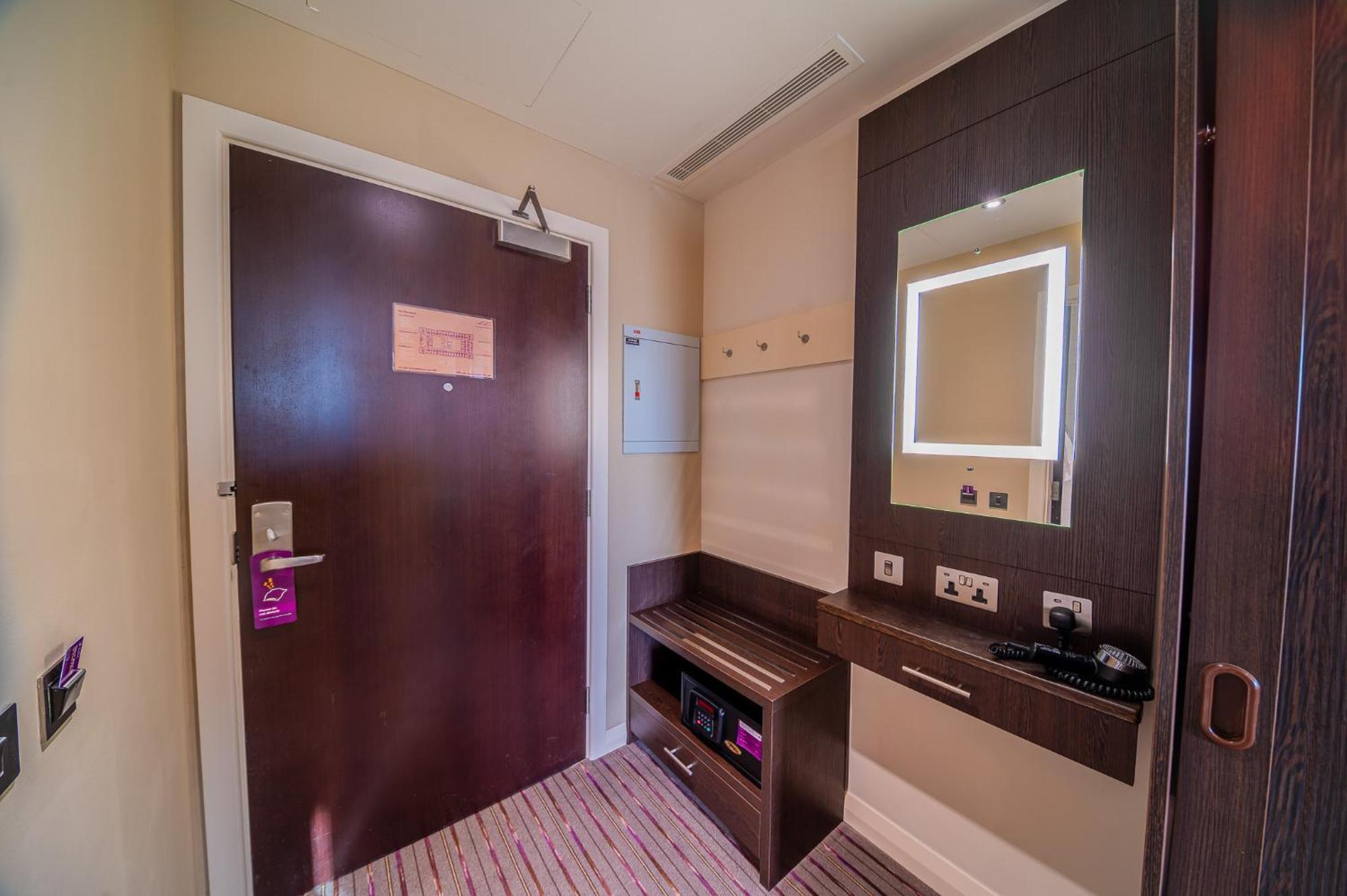 Premier Inn Doha Education City Exterior foto